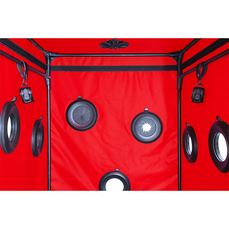 SECRET DOME – ESCÂNDALO DA CABINE DO KINK CLUB PRETO E VERMELHO
